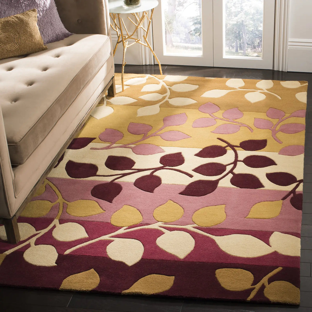 Safavieh Soho 3'-6" x 5'-6" Rug in Red / Gold