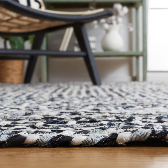 Safavieh Braided 4'-0" x 6'-0" Rug in Black / Navy