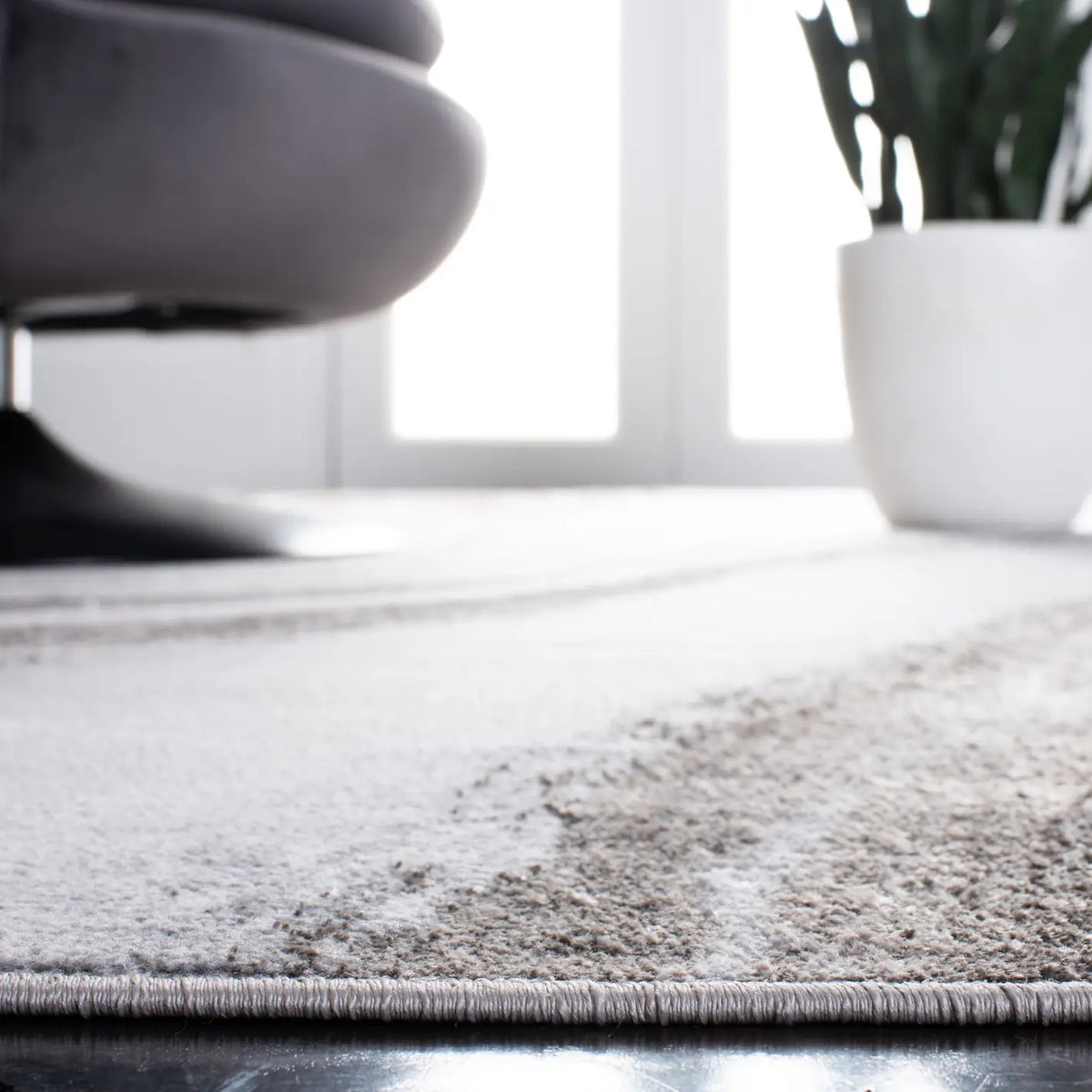Safavieh Orchard 4'-5" x 6'-5" Rug in Grey / Ivory
