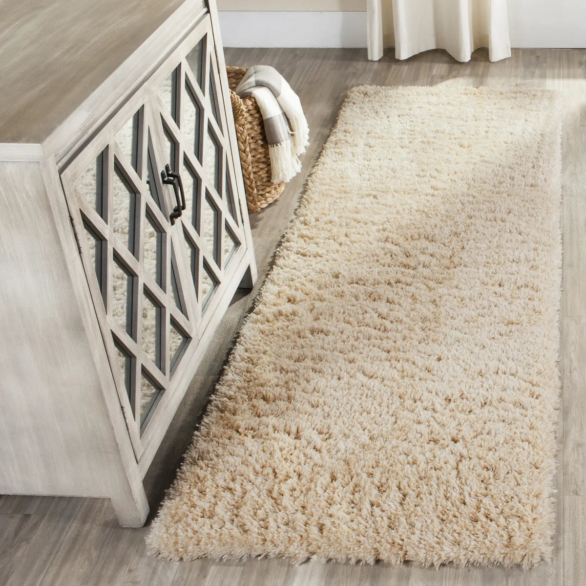Safavieh Indie Shag 2'-3" x 7'-0" Rug in Light Beige