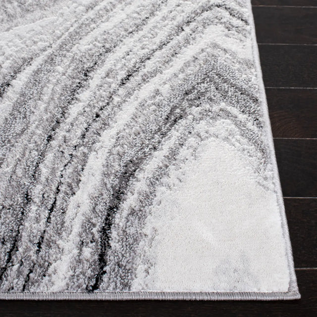 Safavieh Amelia 4'-5" x 6'-5" Rug in Light Grey / Ivory