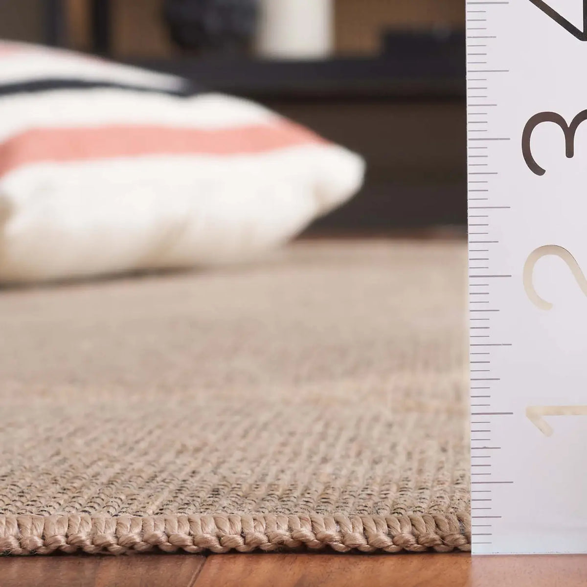 Safavieh Aspect 5'-3" x 7'-6" Rug in Natural