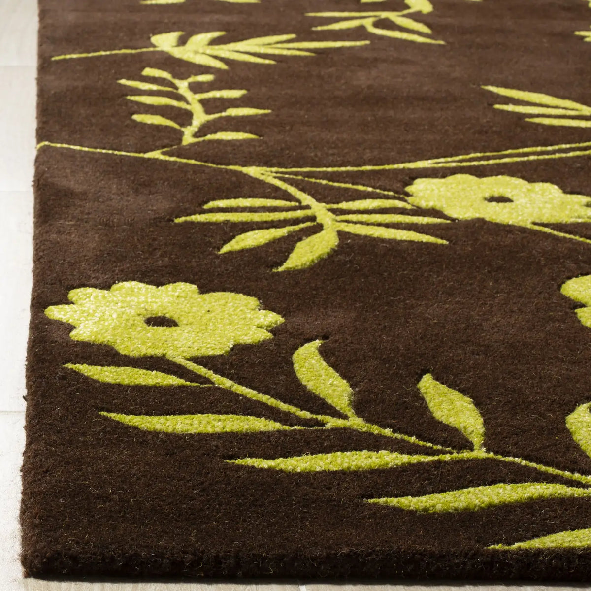 Safavieh Soho 3'-6" x 5'-6" Rug in Brown / Green