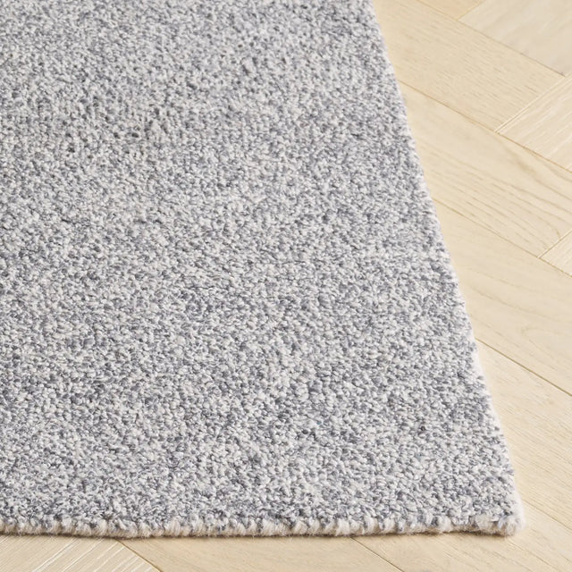 Safavieh Renewal 2'-3" x 8'-0" Rug in Silver / Ivory