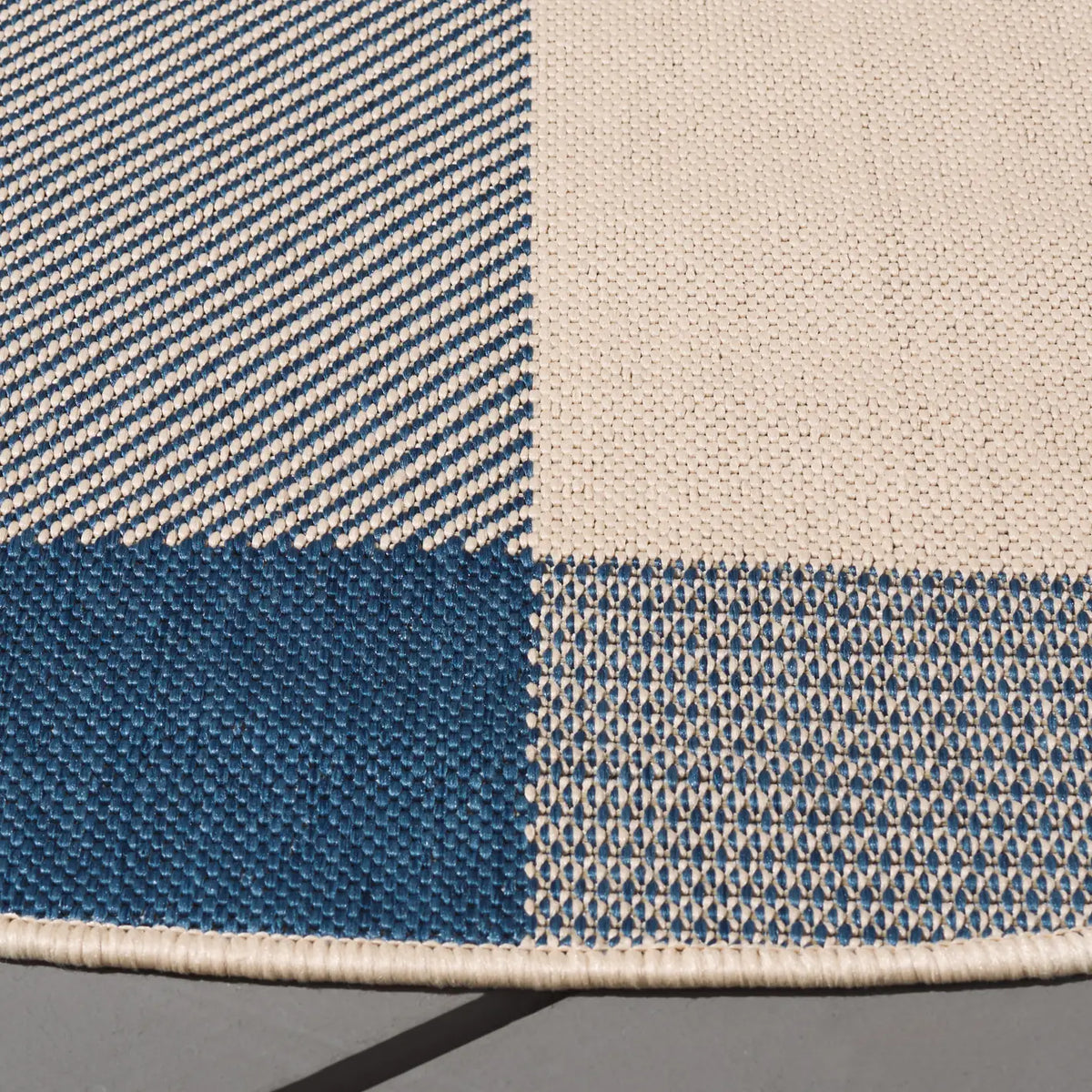 Safavieh Courtyard 5'-3" x 5'-3" Rug in Beige / Blue