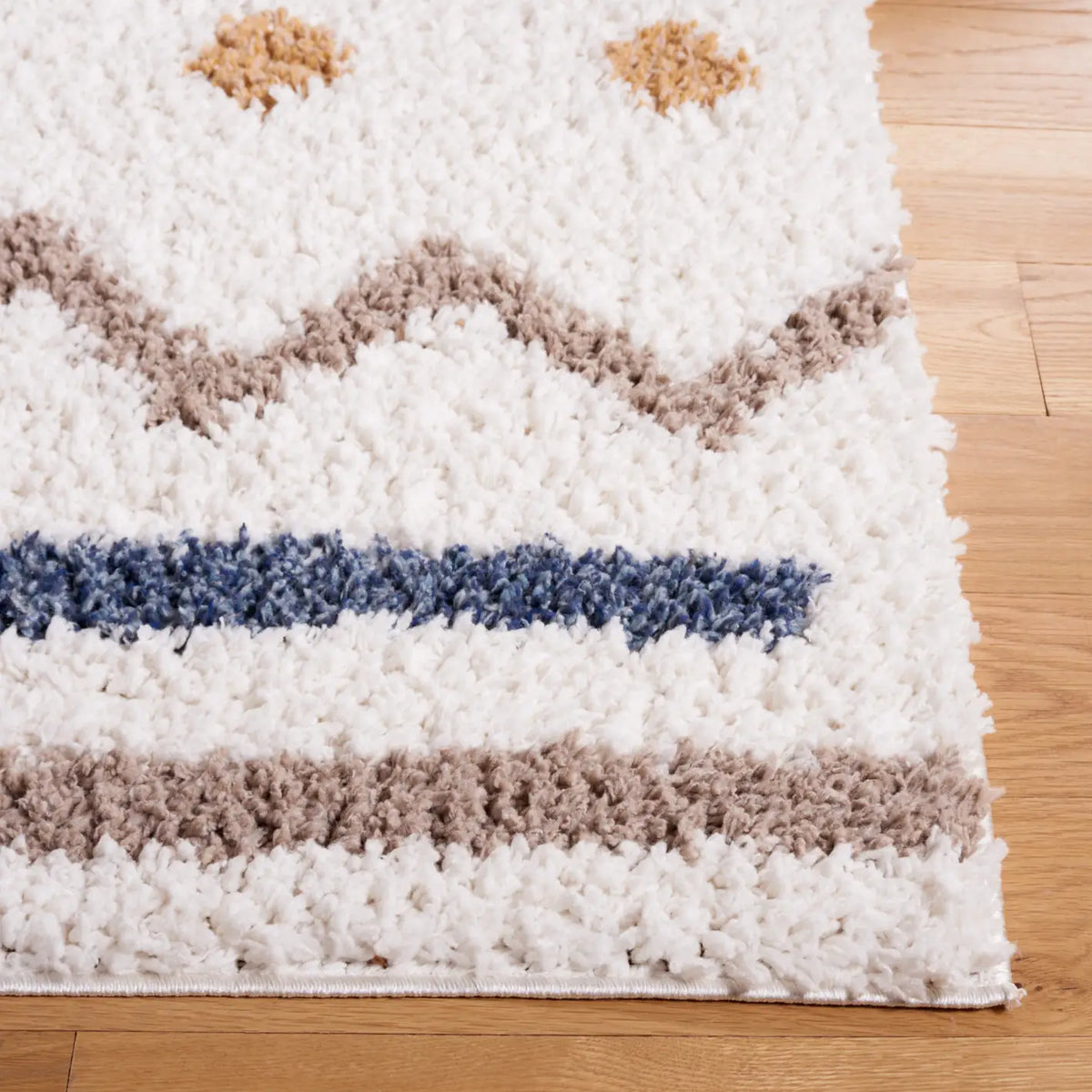 Safavieh Calico Shag 4'-0" x 6'-0" Rug in Ivory / Taupe