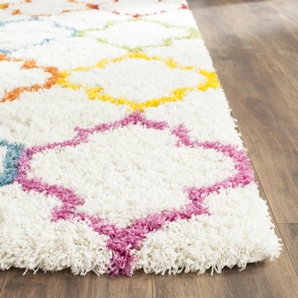 Safavieh Sgk-Shag Kids 4'-0" x 6'-0" Rug in Ivory / Multi
