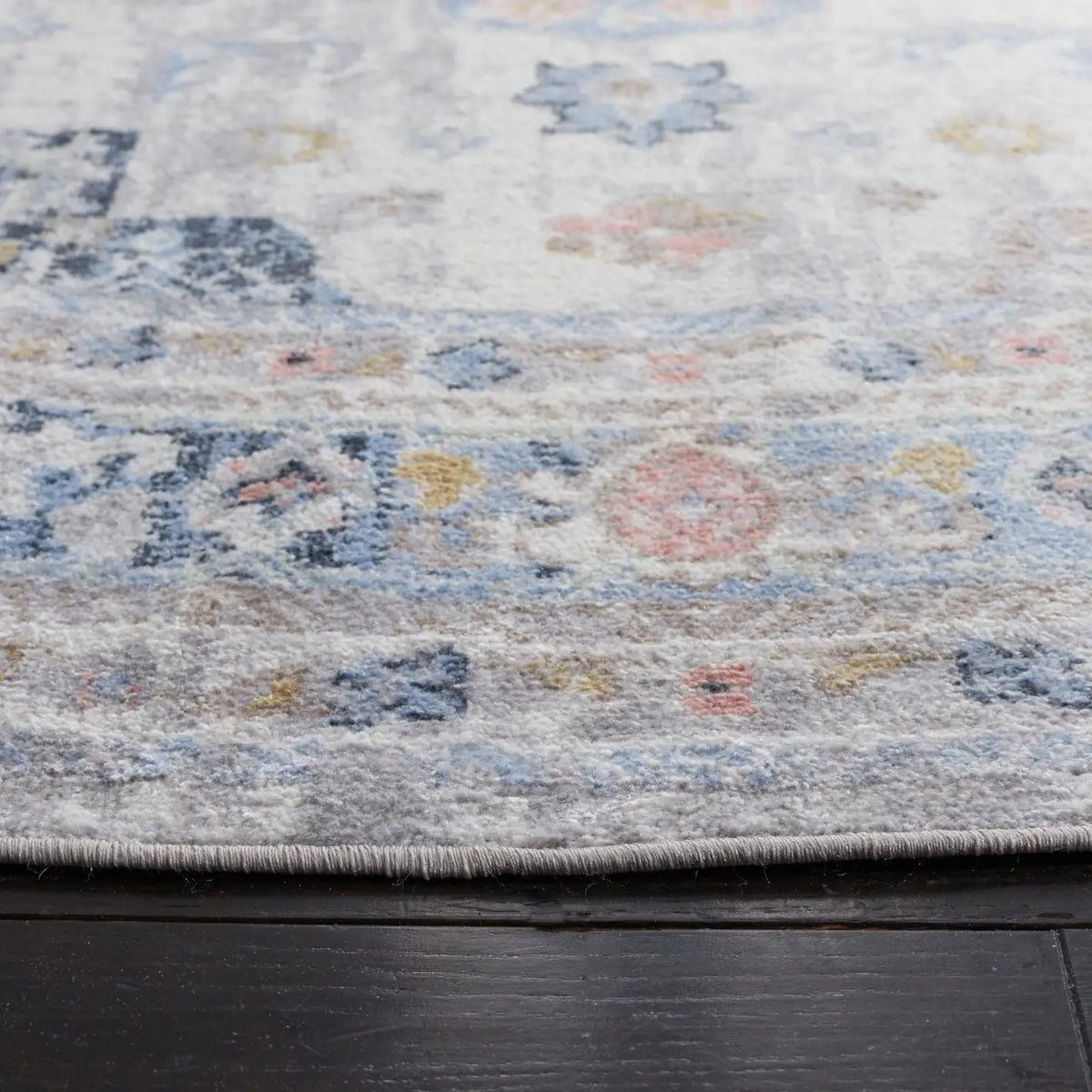 Safavieh Bayside 6'-7" x 6'-7" Rug in Grey / Blue