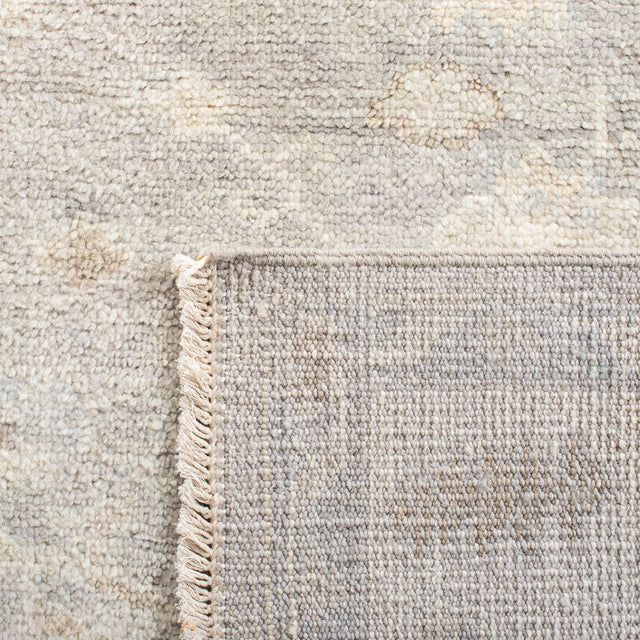 Safavieh Samarkand 10'-0" x 14'-0" Rug in Ivory / Silver