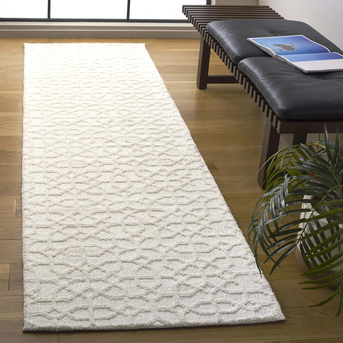 Safavieh Audrey 2'-3" x 8'-0" Rug in Ivory