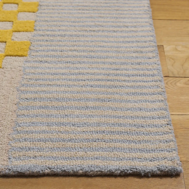 Safavieh Genre 4'-0" x 6'-0" Rug in Gold / Beige