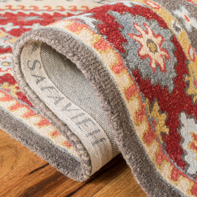 Safavieh Aspen 4'-0" x 6'-0" Rug in Red / Ivory