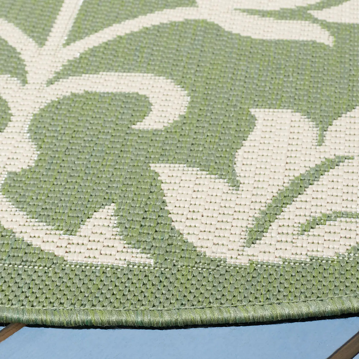 Safavieh Courtyard 6'-7" x 6'-7" Rug in Olive / Natural