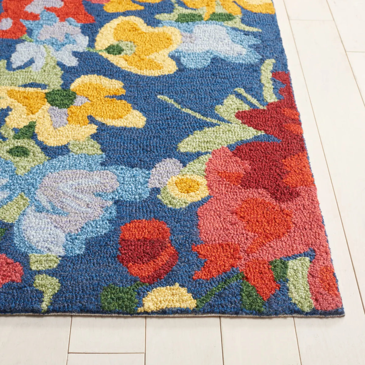 Safavieh Easy Care 4'-0" x 6'-0" Rug in Navy / Red