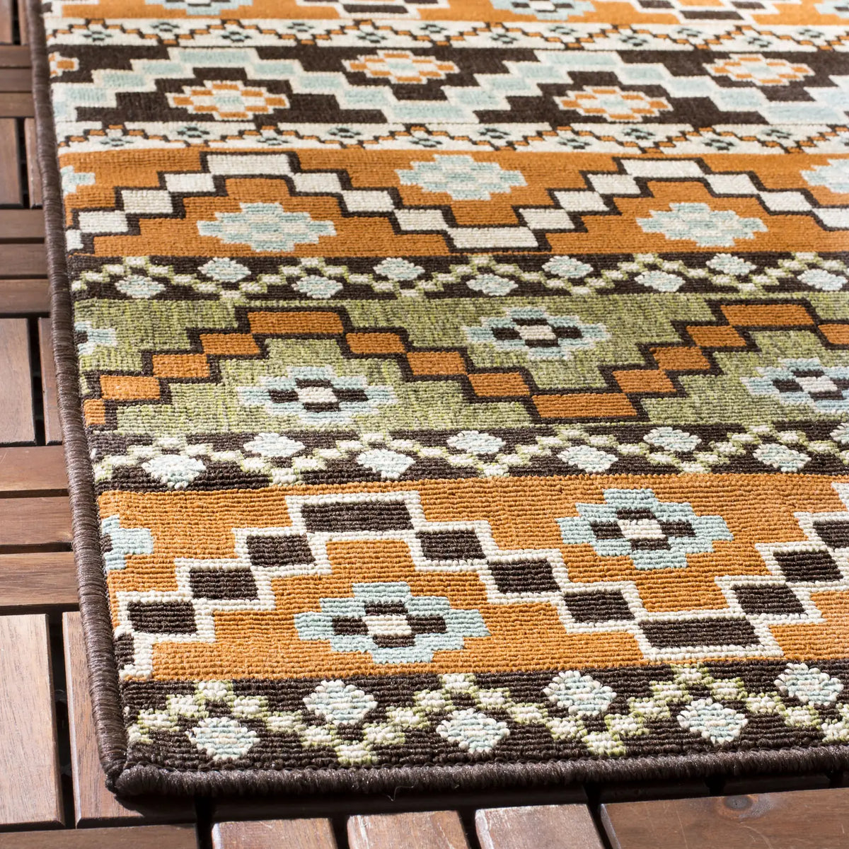 Safavieh Veranda 4'-0" x 5'-7" Rug in Terracotta / Chocolate