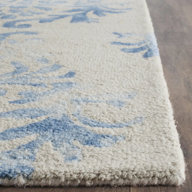 Safavieh Dip Dye 2'-3" x 6'-0" Rug in Beige / Blue