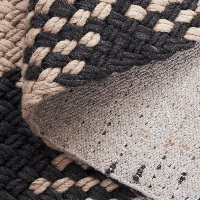 Safavieh Natural Fiber Couture 2'-3" x 8'-0" Rug in Black / Beige