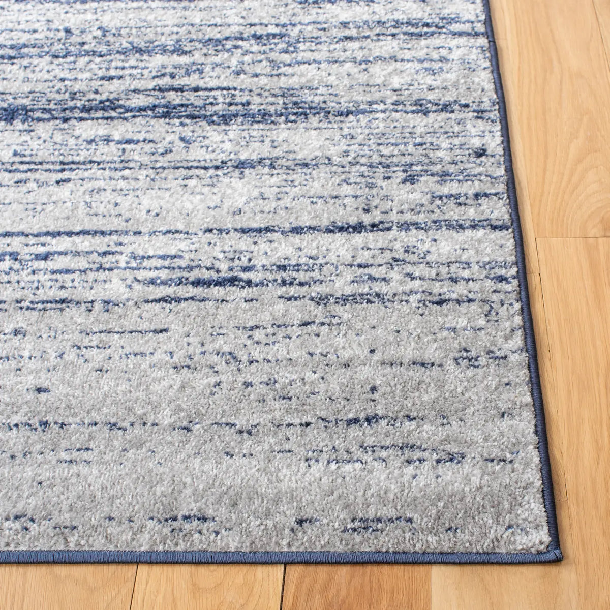 Safavieh Adirondack 4'-5" x 6'-5" Rug in Navy / Grey