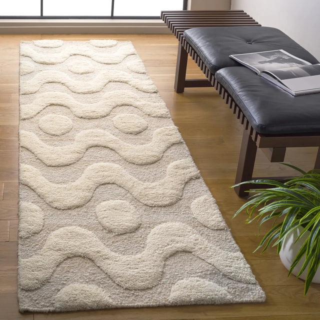 Safavieh Vermont 2'-3" x 8'-0" Rug in Ivory