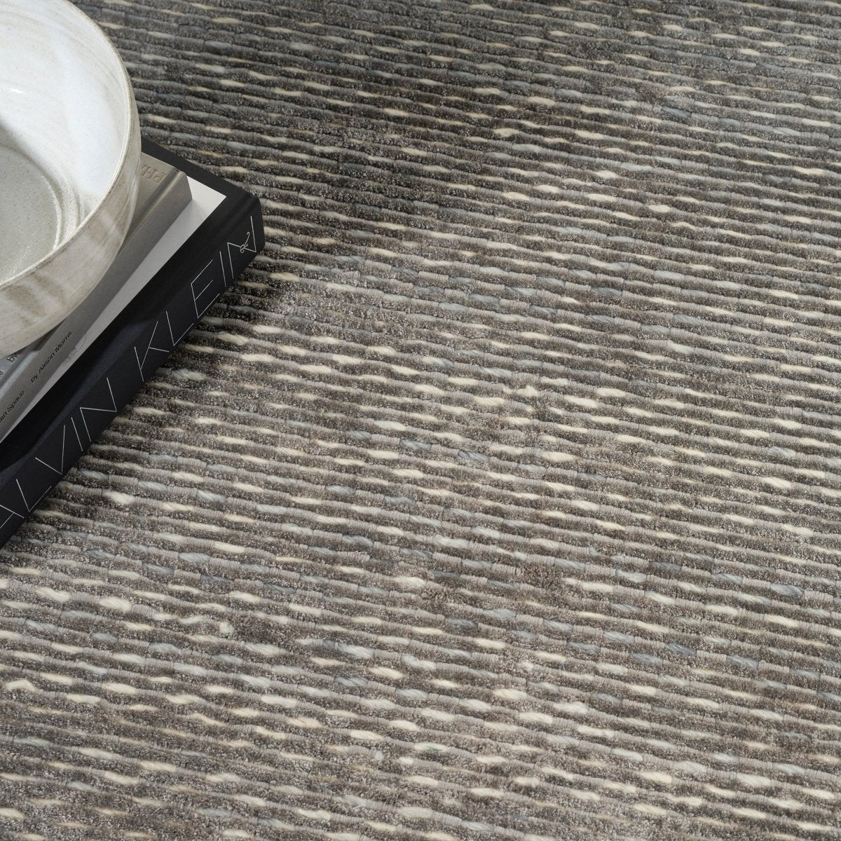 Calvin Klein Home Valley Vll01 Grey Rug.