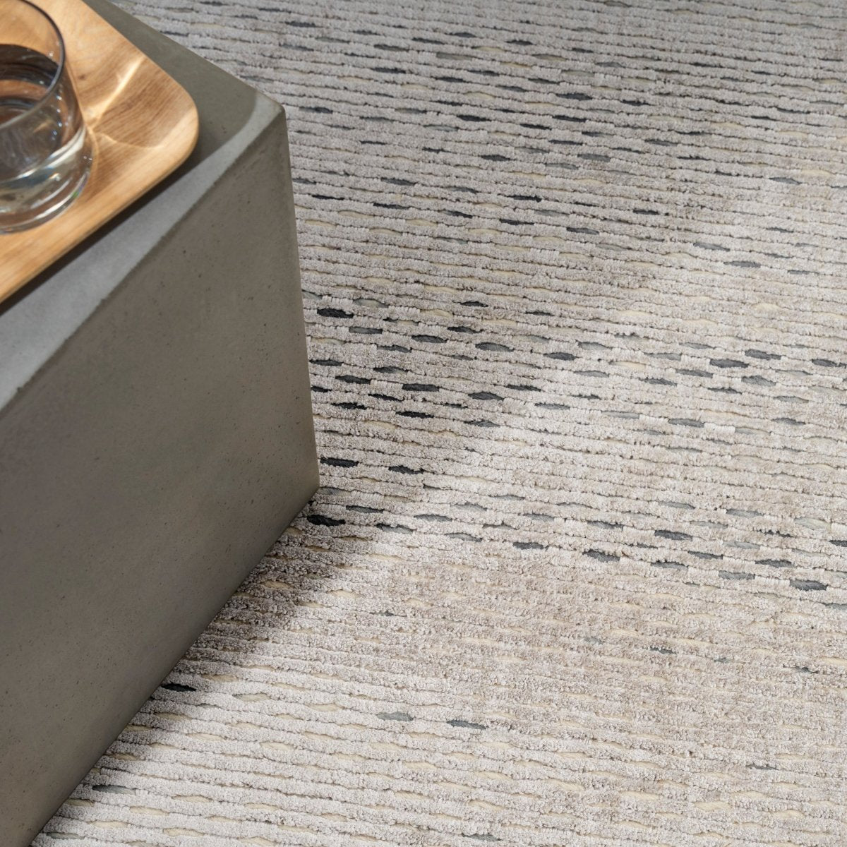 Calvin Klein Home Valley Vll01 Silver Rug.
