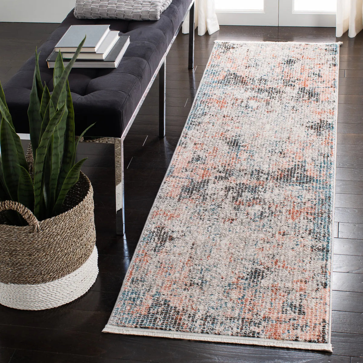 Safavieh Shivan 2'-2" x 8'-0" Rug in Ivory / Grey
