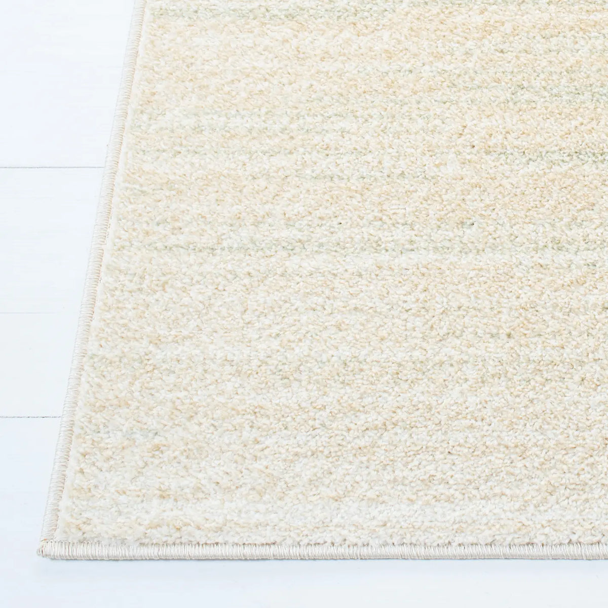 Safavieh Adirondack 4'-0" x 6'-0" Rug in Green / Ivory