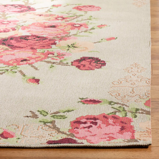 Safavieh Classic Vintage 5'-0" x 8'-0" Rug in Beige / Red