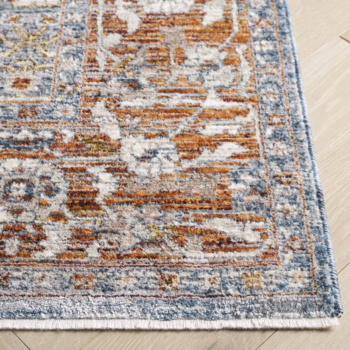 Safavieh Heirloom 700 4'-0" x 6'-0" Rug in Grey / Blue Rust