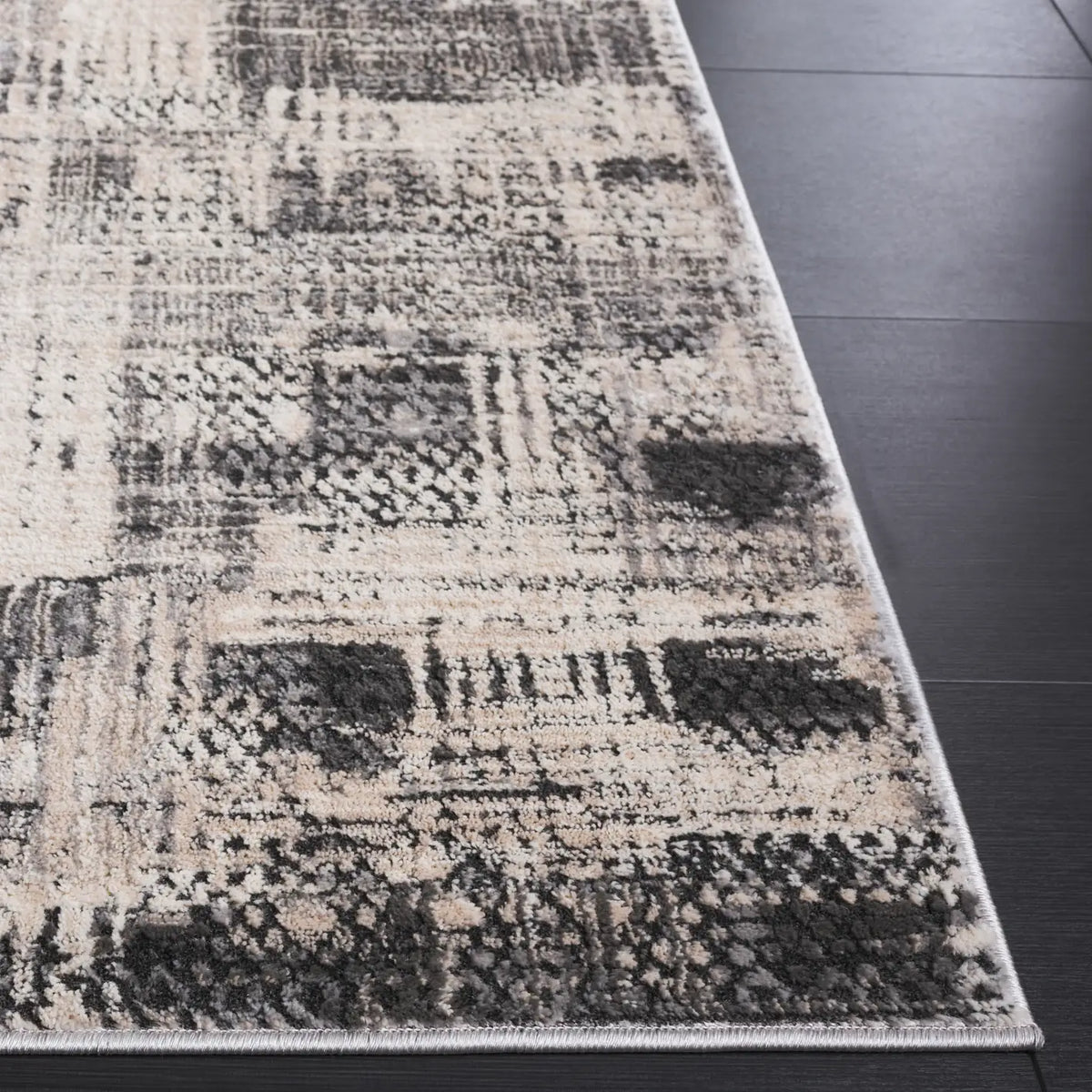 Safavieh Whisper 4'-0" x 6'-0" Rug in Grey / Light Grey