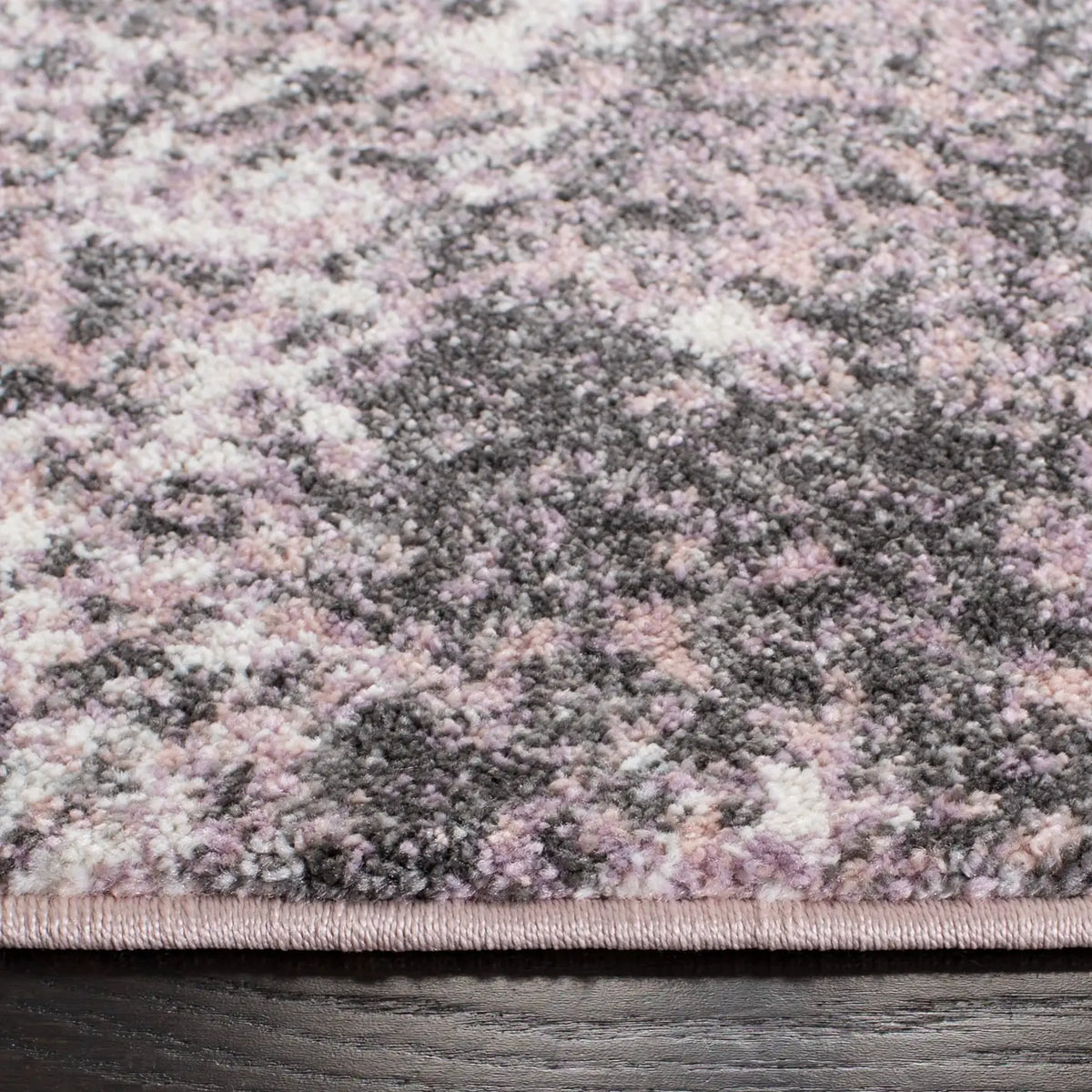 Safavieh Glacier 6'-7" x 6'-7" Rug in Pink / Grey