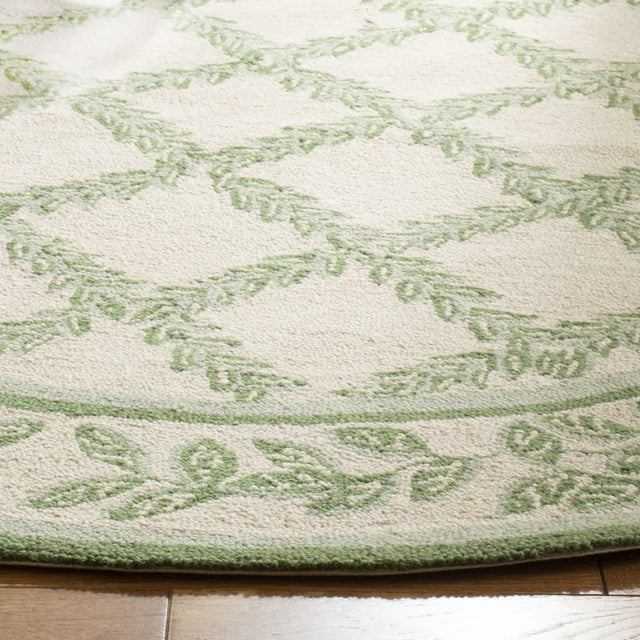Safavieh Chelsea 5'-6" x 5'-6" Rug in Ivory / Light Green