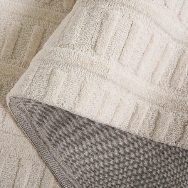 Safavieh Mykonos 4'-0" x 6'-0" Rug in Ivory