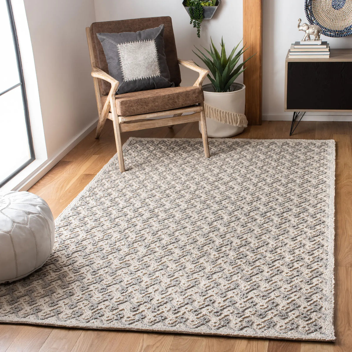 Safavieh Trace 4'-0" x 6'-0" Rug in Grey / Beige