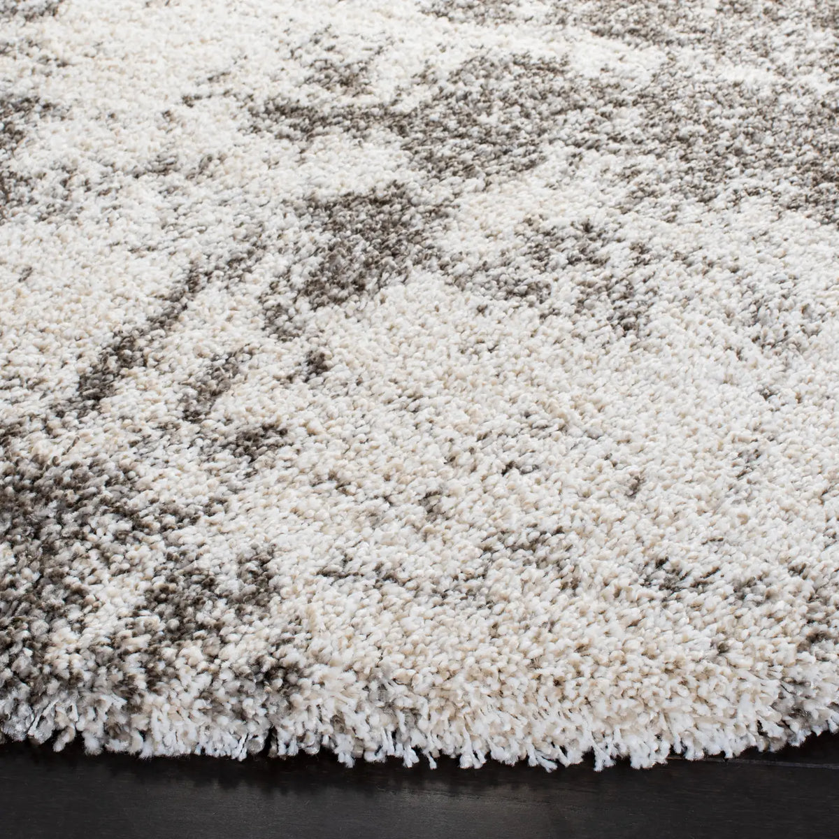 Safavieh Hudson Shag 7'-0" x 7'-0" Rug in Ivory / Grey