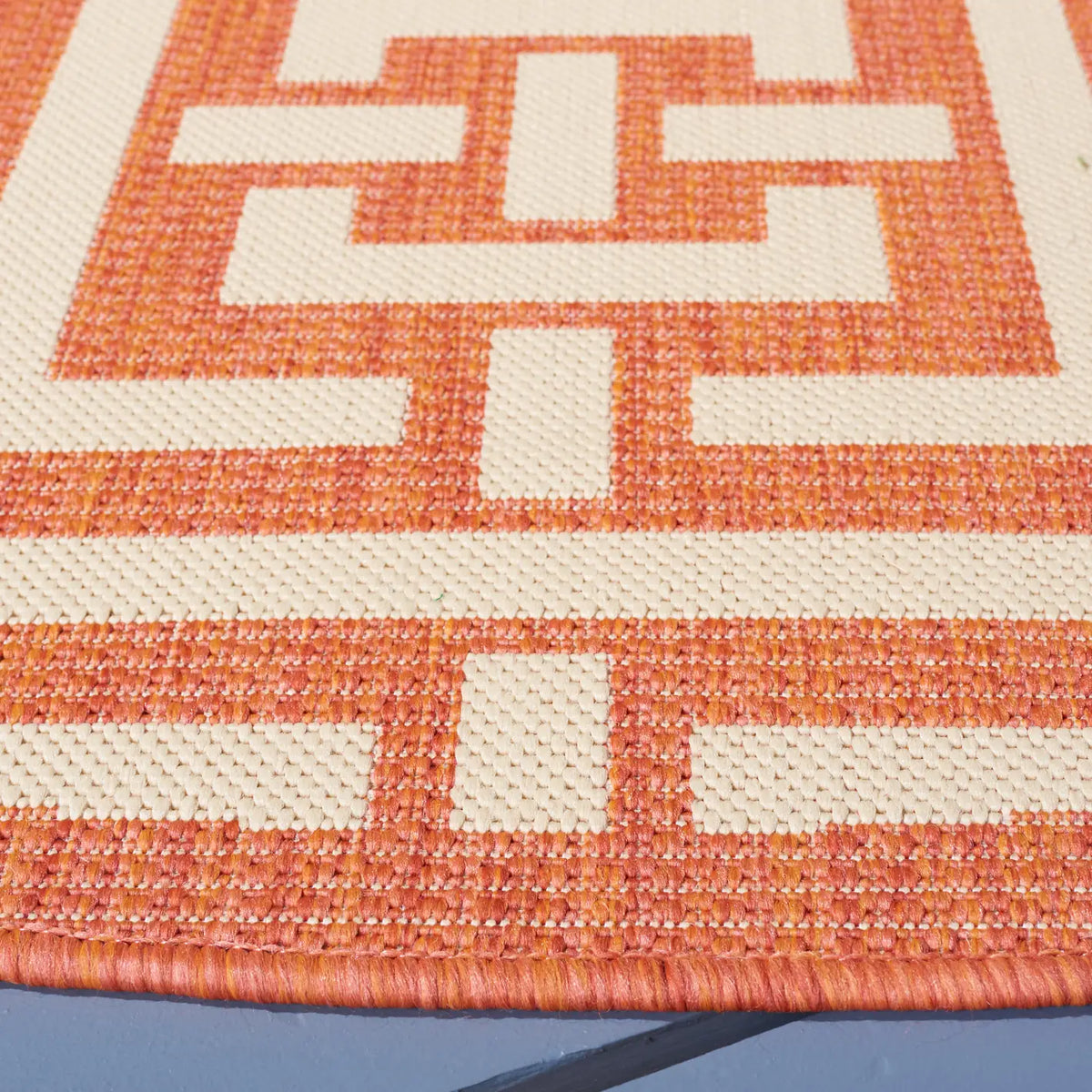 Safavieh Courtyard 6'-7" x 6'-7" Rug in Terracotta / Cream