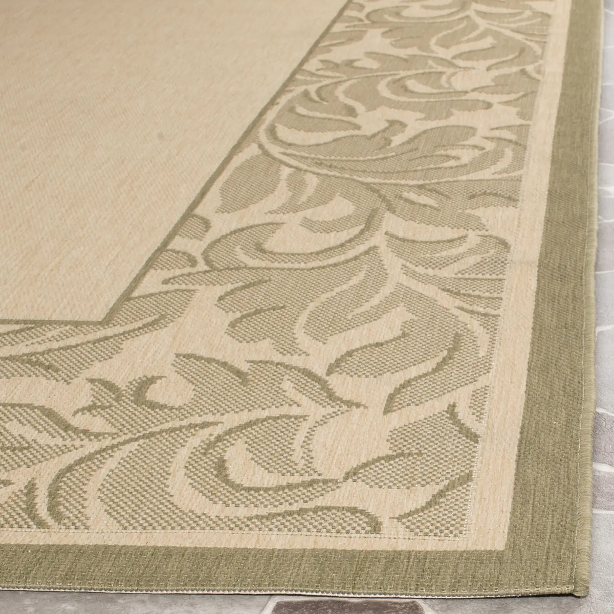 Safavieh Courtyard 5'-3" x 7'-7" Rug in Natural / Olive