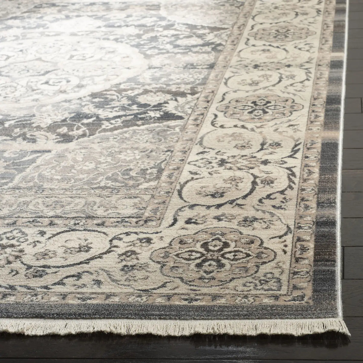 Safavieh Vintage Persian 4'-0" x 6'-0" Rug in Dark Grey / Ivory