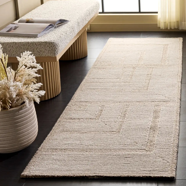 Safavieh Harvest 2'-3" x 8'-0" Rug in Beige / Ivory