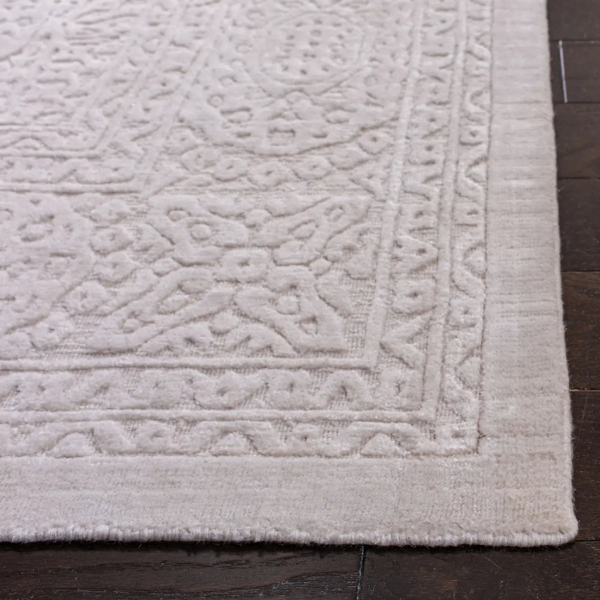 Safavieh Mirage 6'-0" x 9'-0" Rug in Ivory
