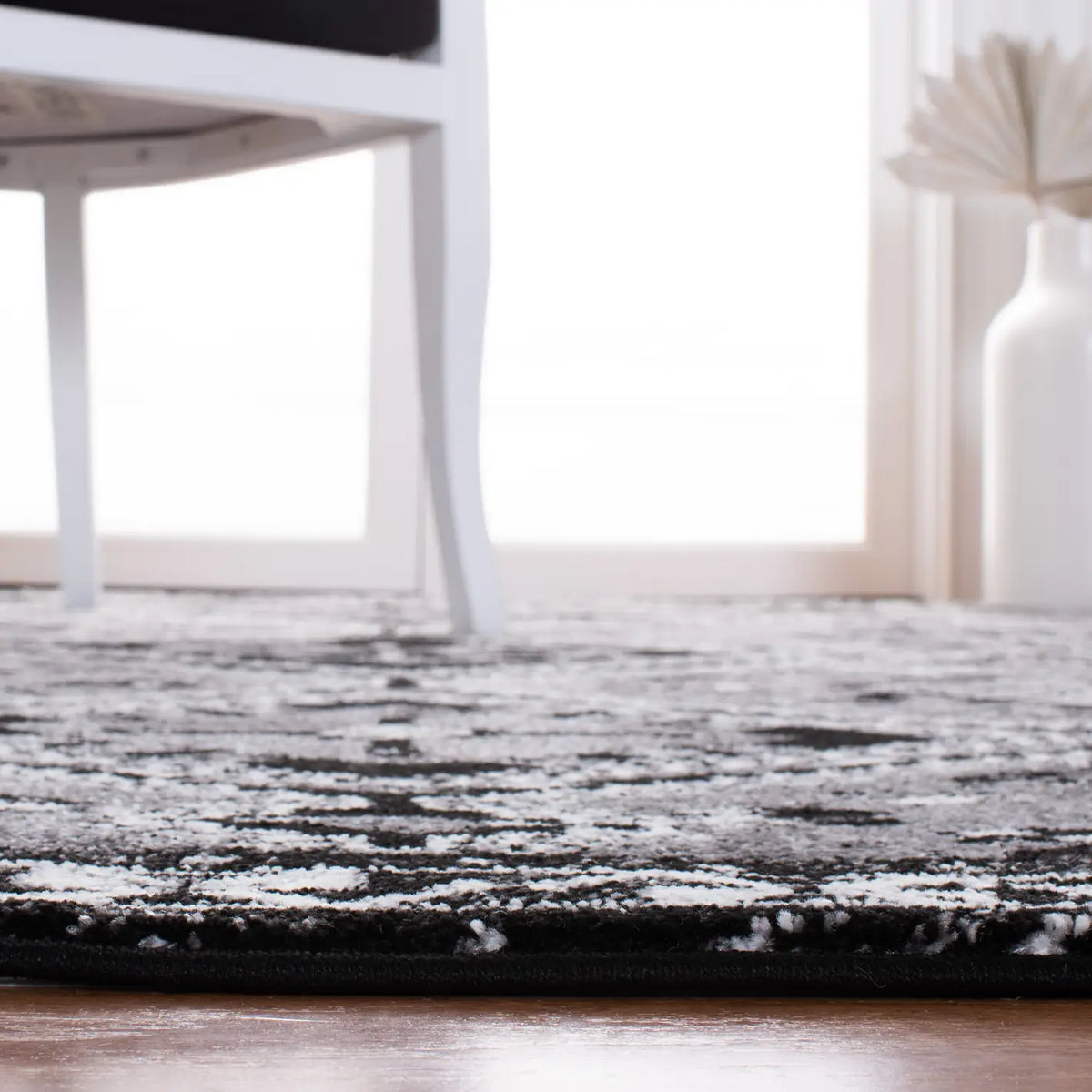 Safavieh Vintage Hamadan 4'-0" x 6'-0" Rug in Grey / Black