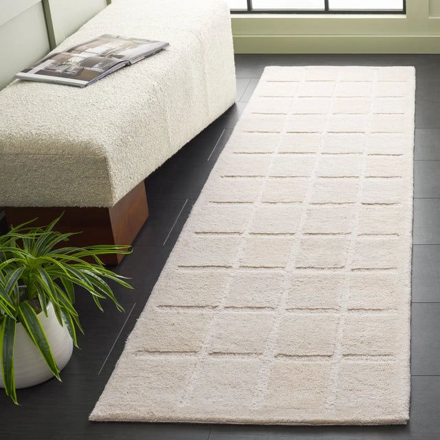 Safavieh Mykonos 2'-3" x 8'-0" Rug in Ivory