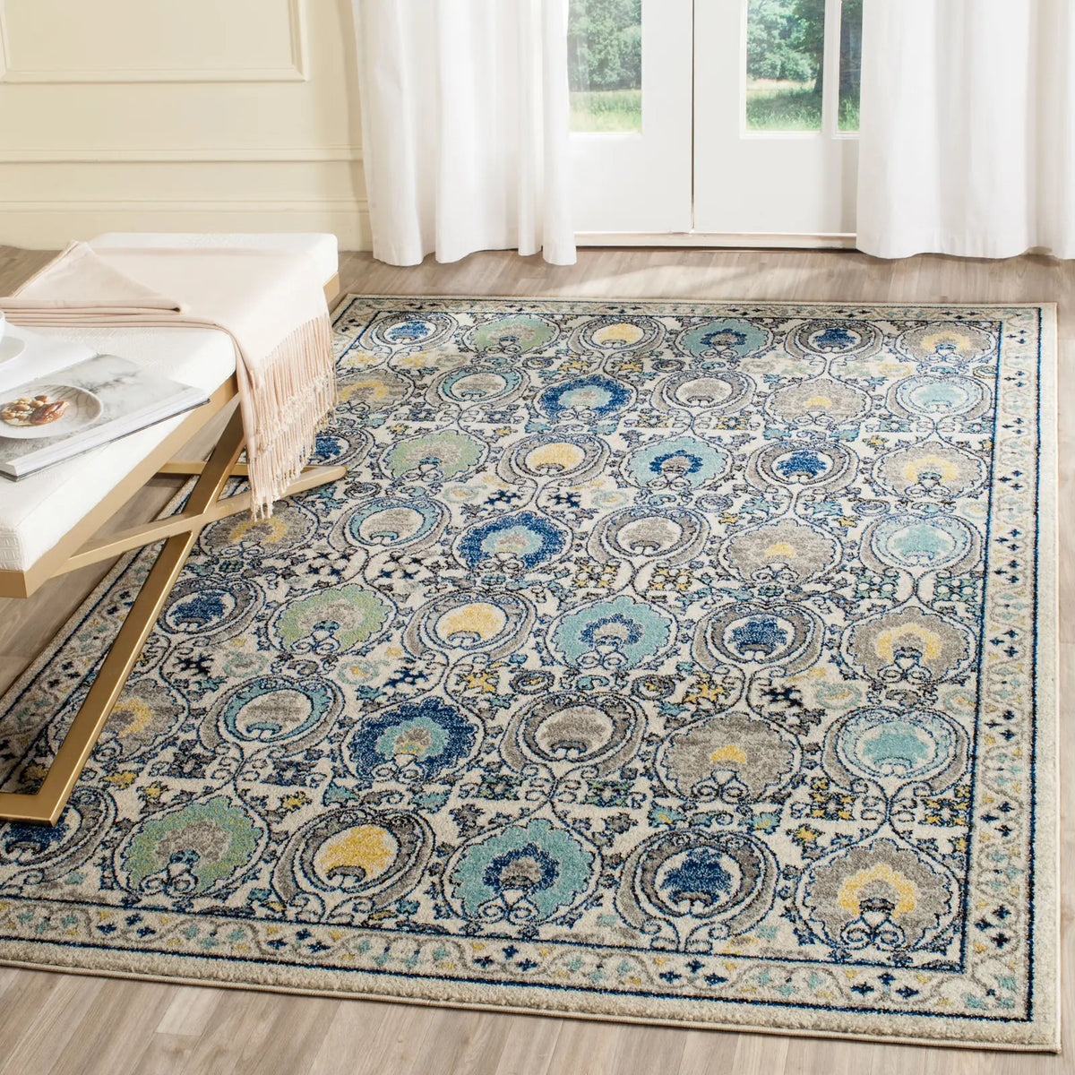 Safavieh Evoke 4'-0" x 6'-0" Rug in Ivory / Grey
