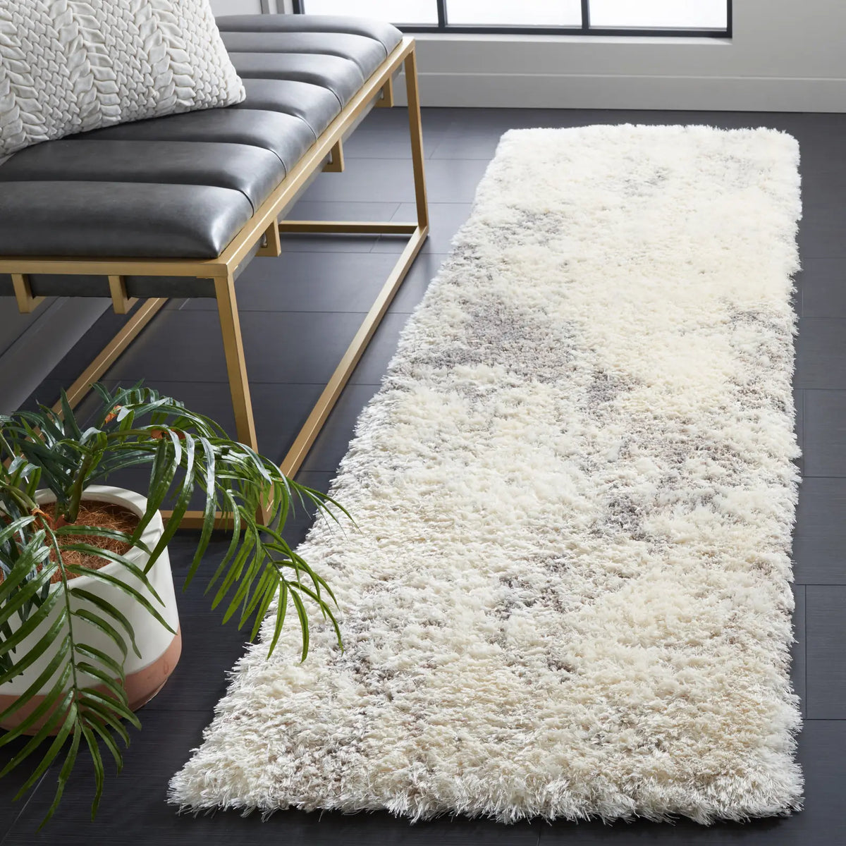 Safavieh Cloud Shag 2'-3" x 8'-0" Rug in Ivory / Grey