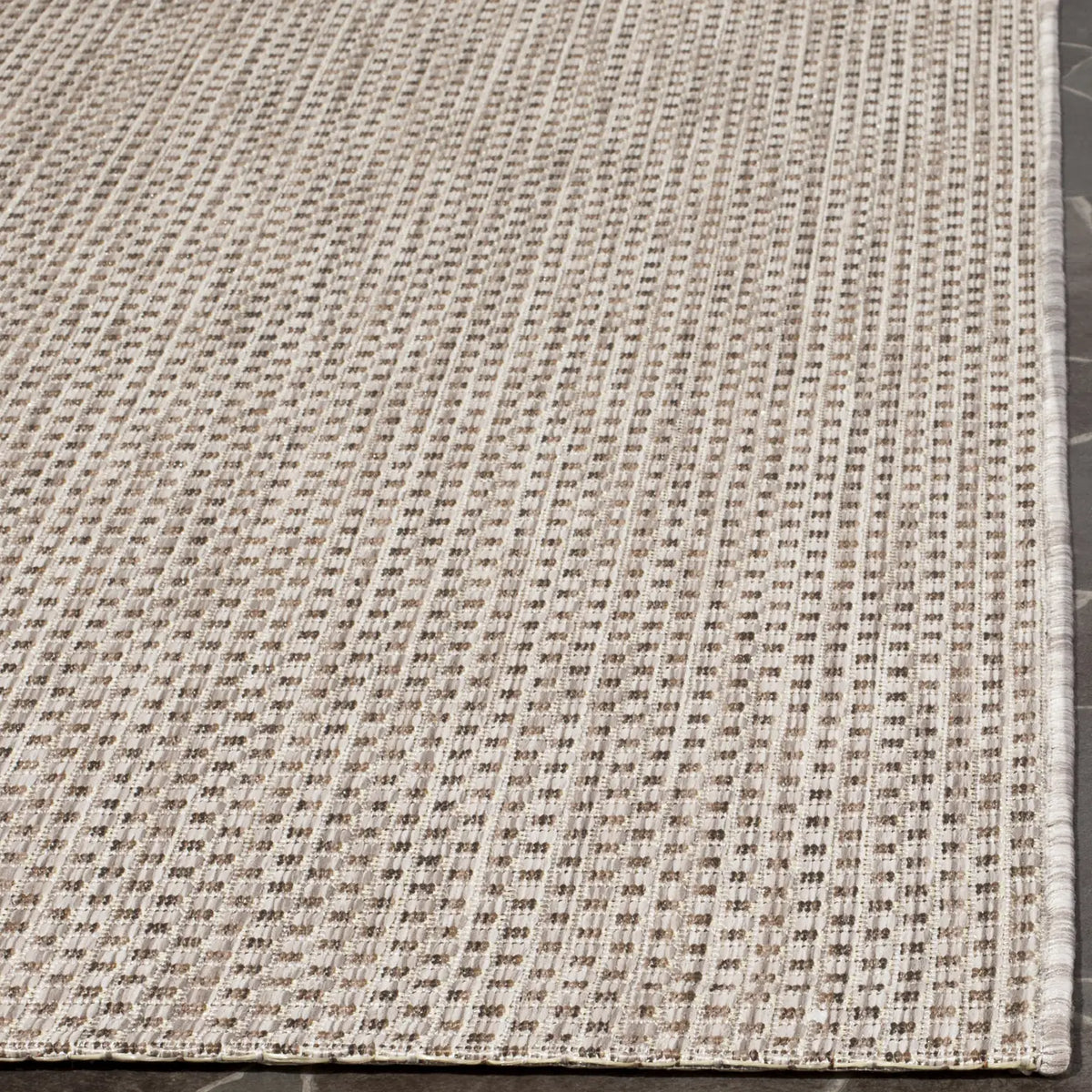 Safavieh Courtyard 4'-0" x 5'-7" Rug in Beige / Brown