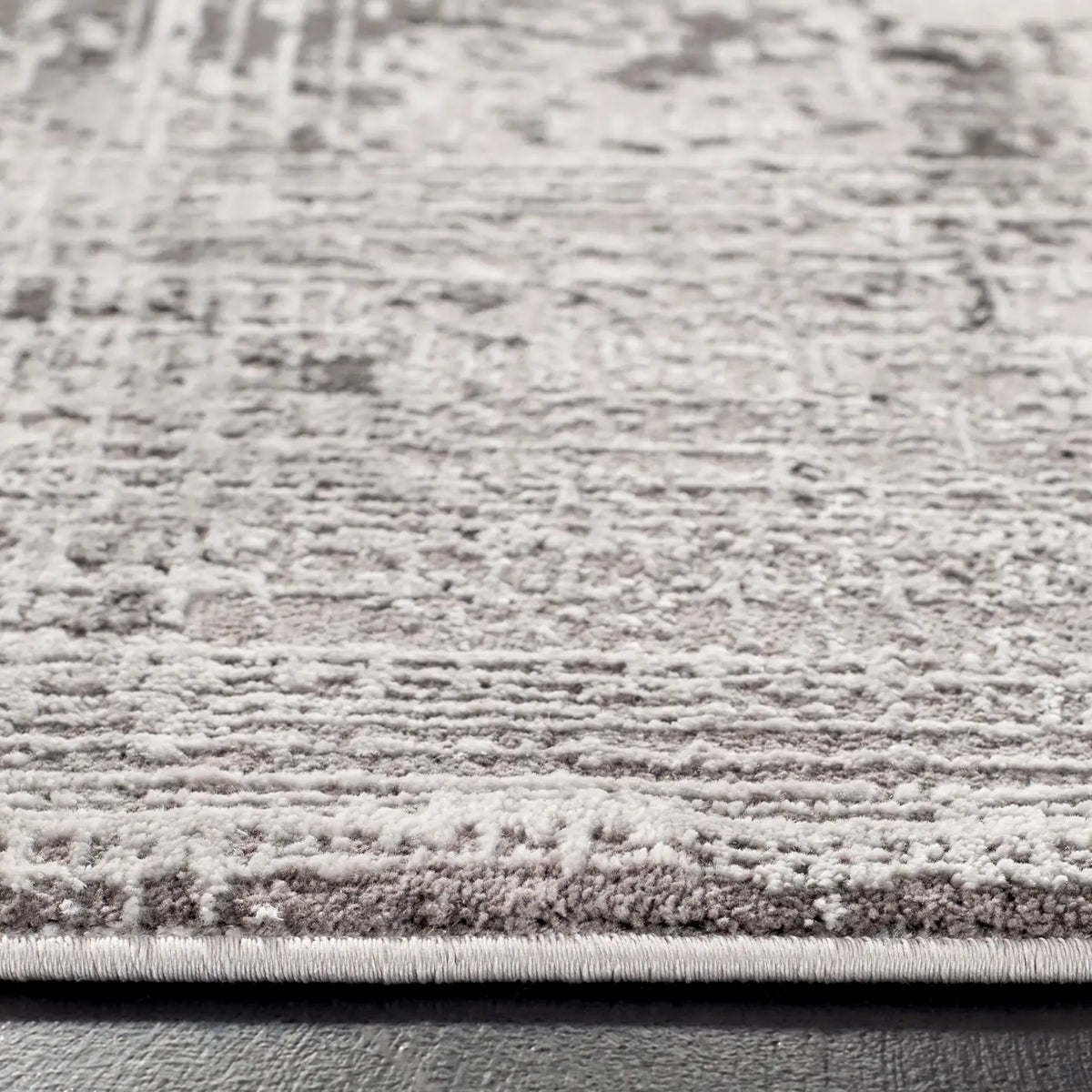 Safavieh Craft 5'-3" x 7'-6" Rug in Grey / Dark Grey