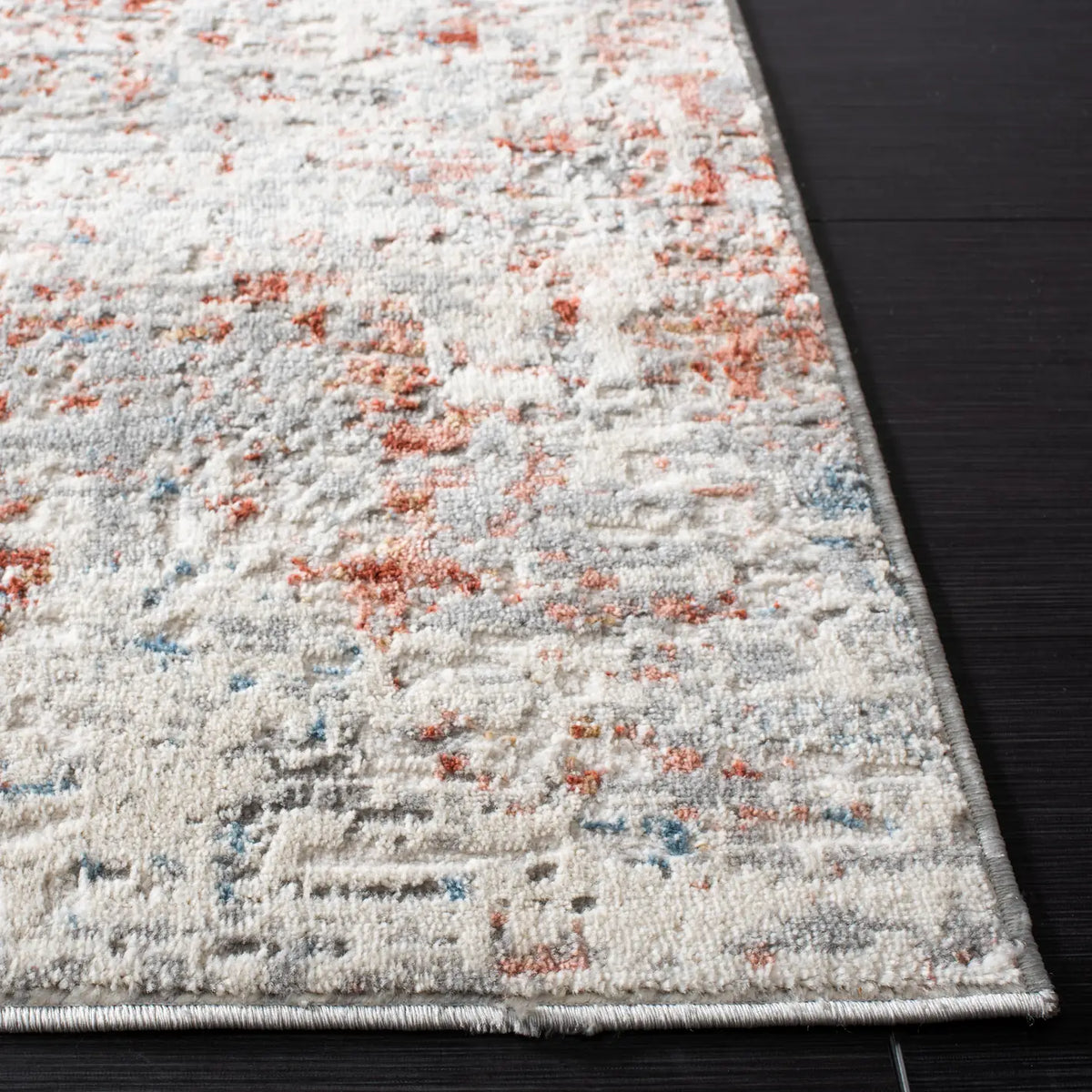 Safavieh Shivan 100 4'-0" x 6'-0" Rug in Ivory / Rust