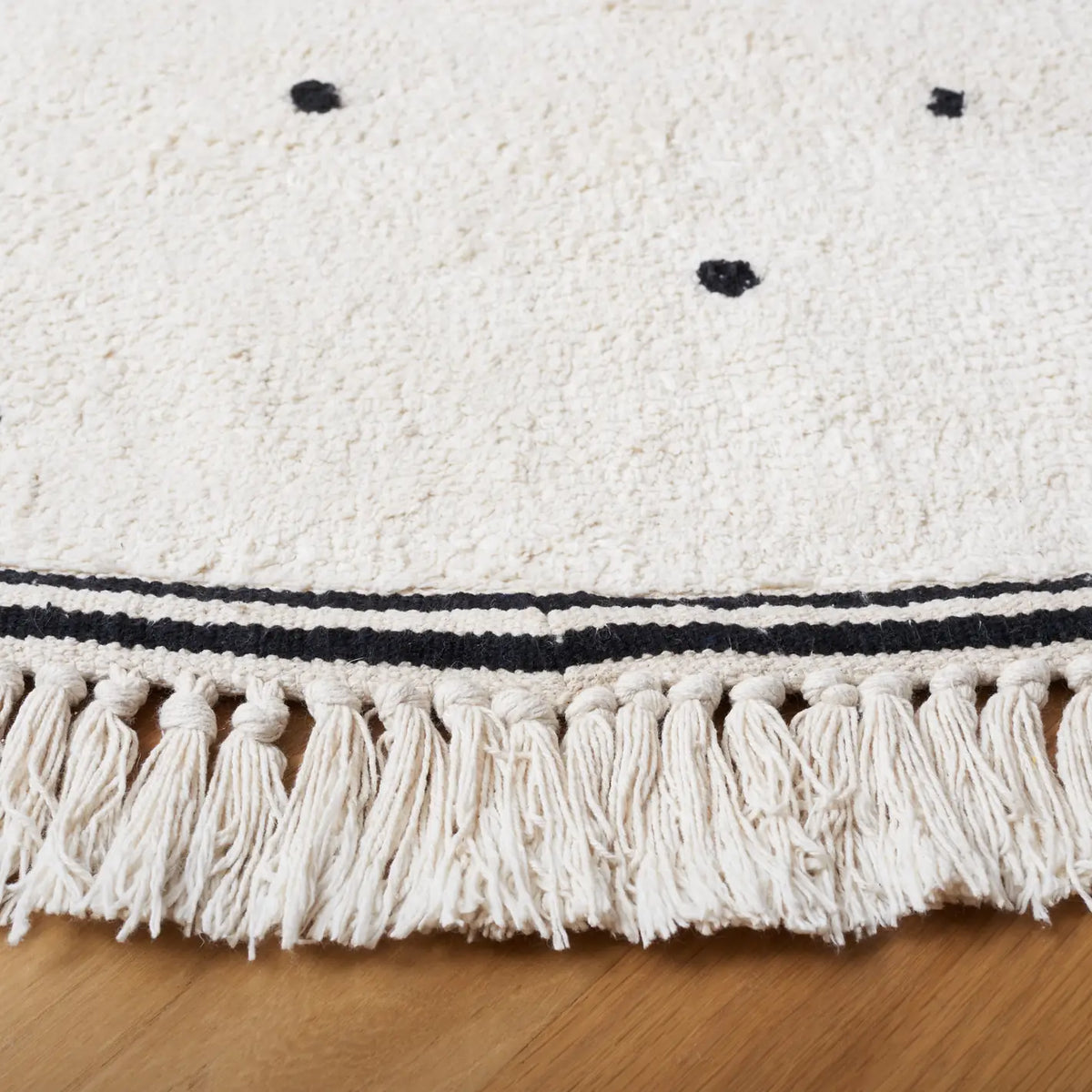 Safavieh Easy Care 6'-0" x 6'-0" Rug in Ivory / Black