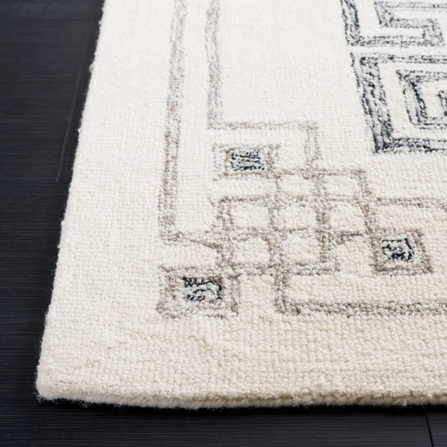 Safavieh Casablanca 4'-0" x 6'-0" Rug in Ivory / Black
