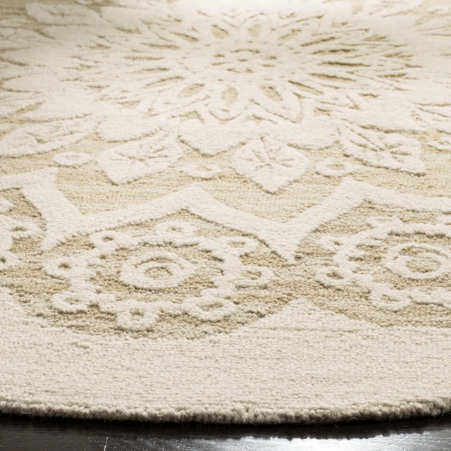 Safavieh Blossom 6'-0" x 6'-0" Rug in Ivory / Beige
